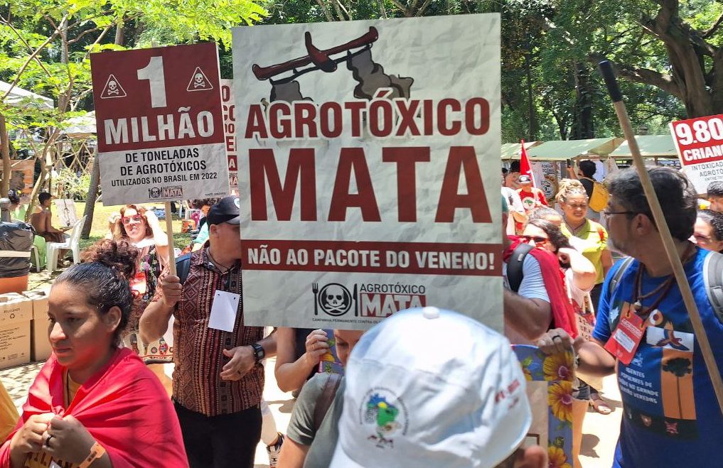 No Ceará, MST manifesta repúdio contra a liberação de pulverização aérea por drones