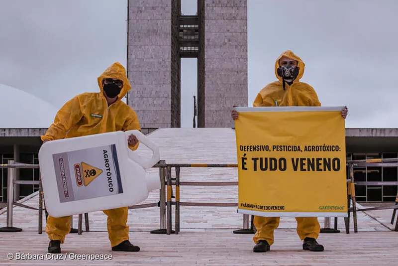 Após reportagem do BdF, governo federal revela que número de agrotóxicos liberados em 2025 foi ainda maior